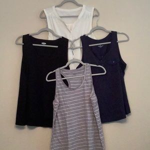 Tank tops bundle of 4, size Large